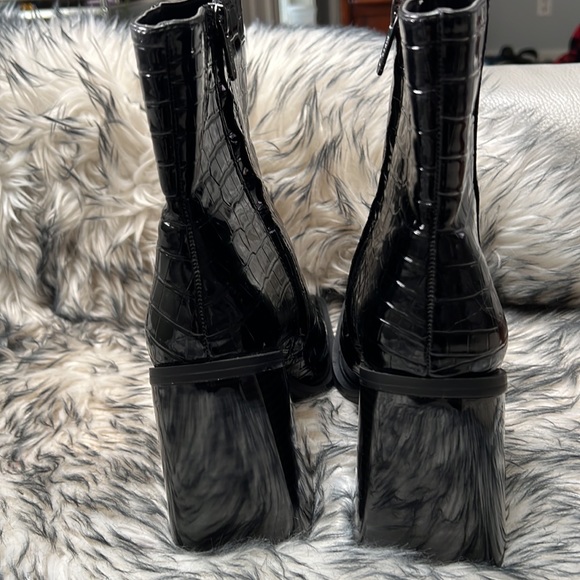 Woman’s Layla Black Square Heel Bootie CIRCUS NY. New - Picture 10 of 11